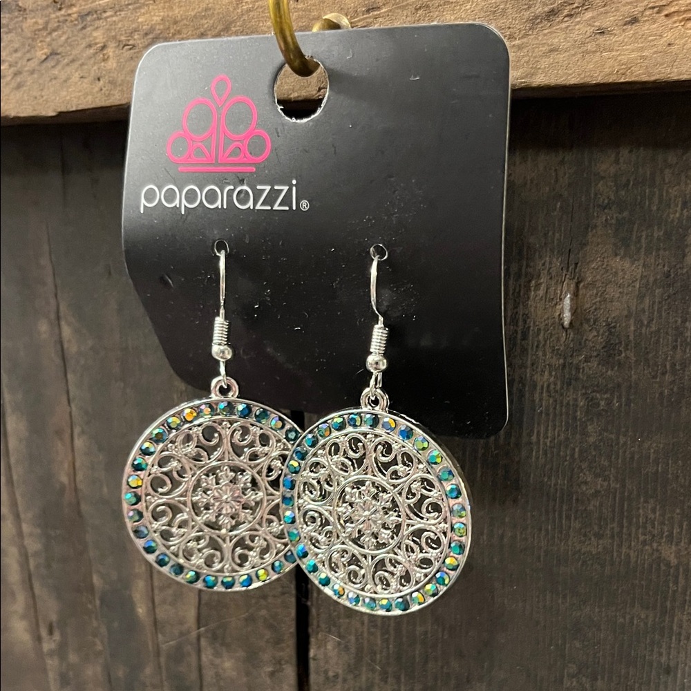 Paparazzi Intricate Earrings and Bracelet Bundle!

#14